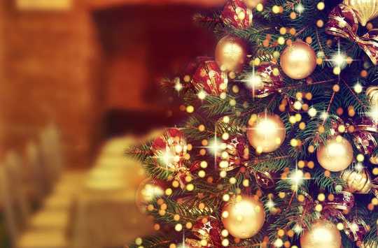 10 Tips To Make Your Holidays Less Stressful And More Festive